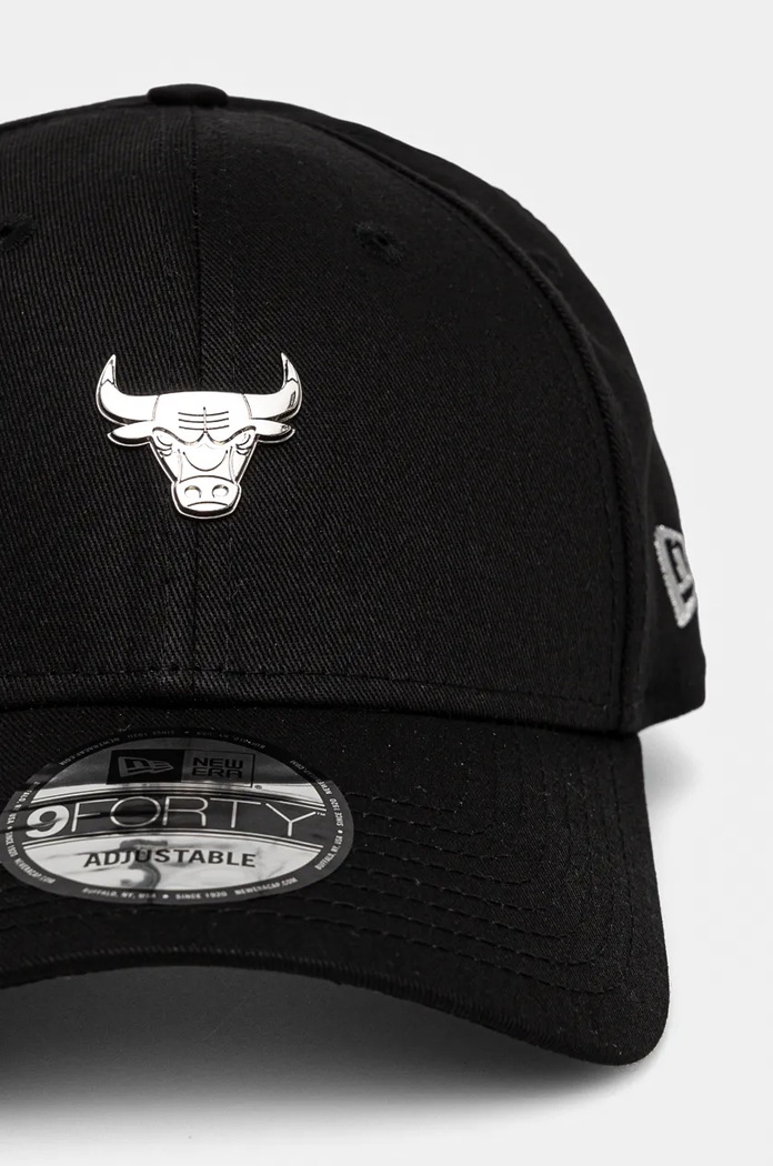 Bavlněná baseballová čepice New Era CHICAGO BULLS 60565153 černá AW24