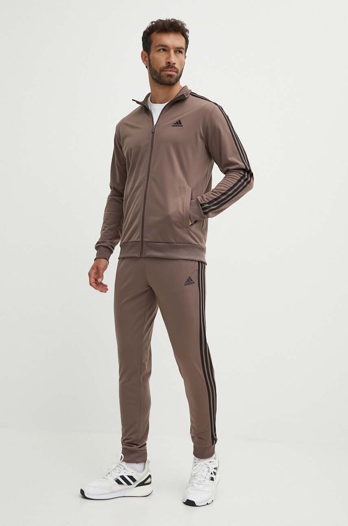 adidas melegítő szett Essentials aplikációval barna JD9862