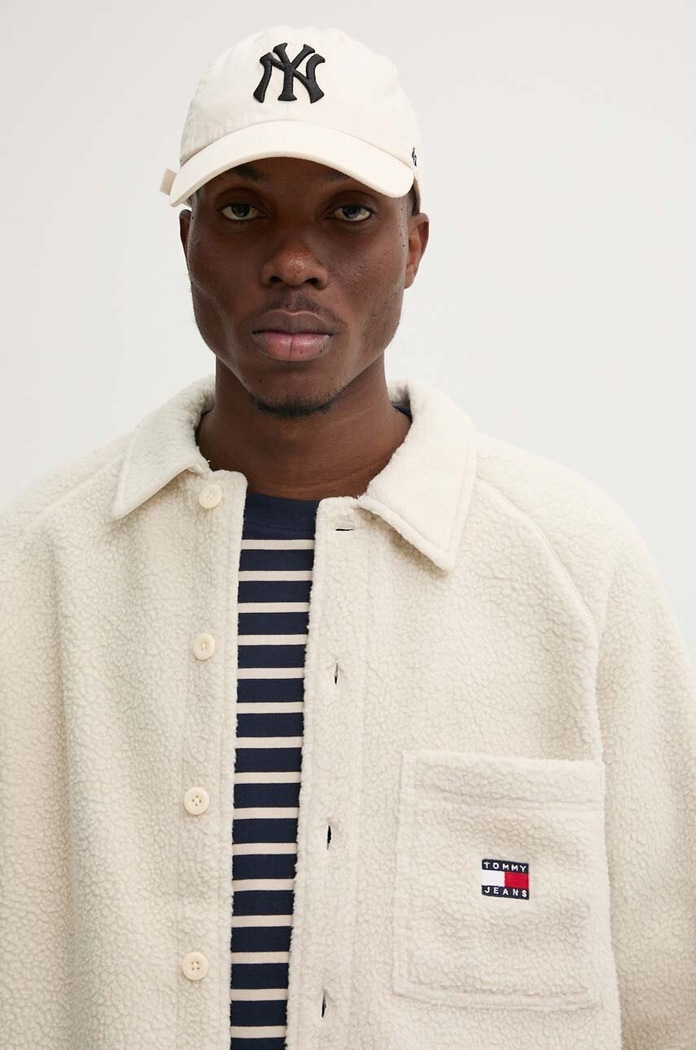 Яке тип риза Tommy Jeans бежов DM0DM19647