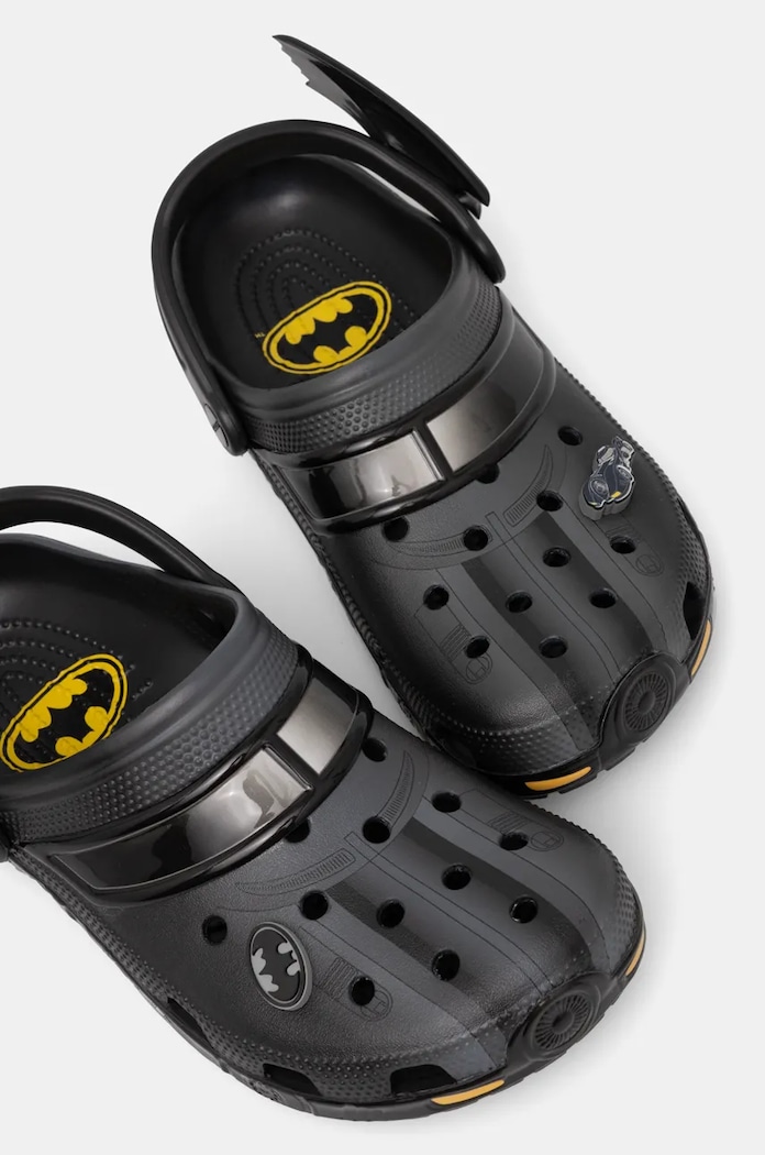 Παντόφλες Crocs Classic Batman Batmobile Clog μαύρο 210219.001