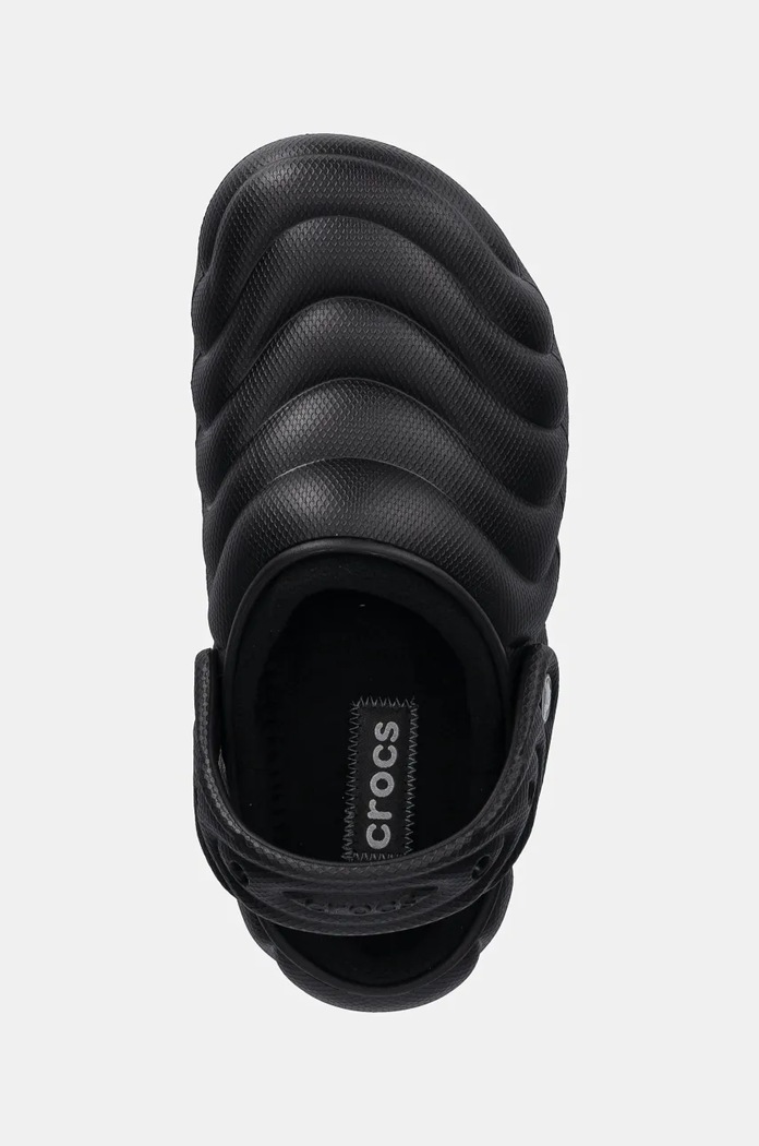 Šľapky Crocs Classic Lined Overpuff Clog čierna 210059.001