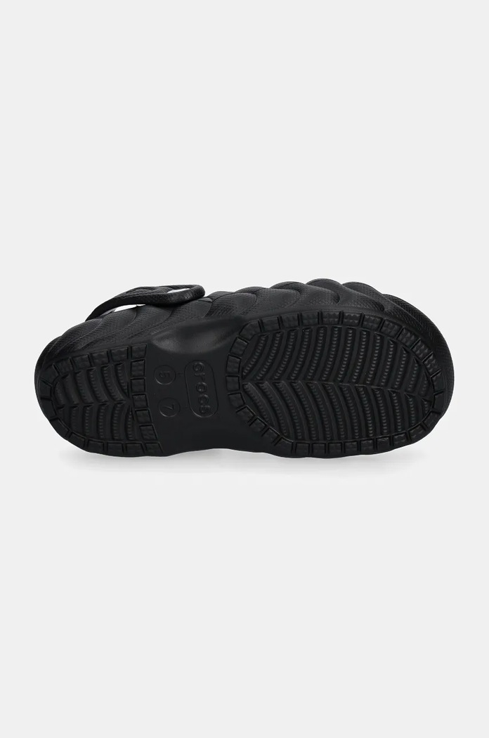Šľapky Crocs Classic Lined Overpuff Clog 210059.001 čierna