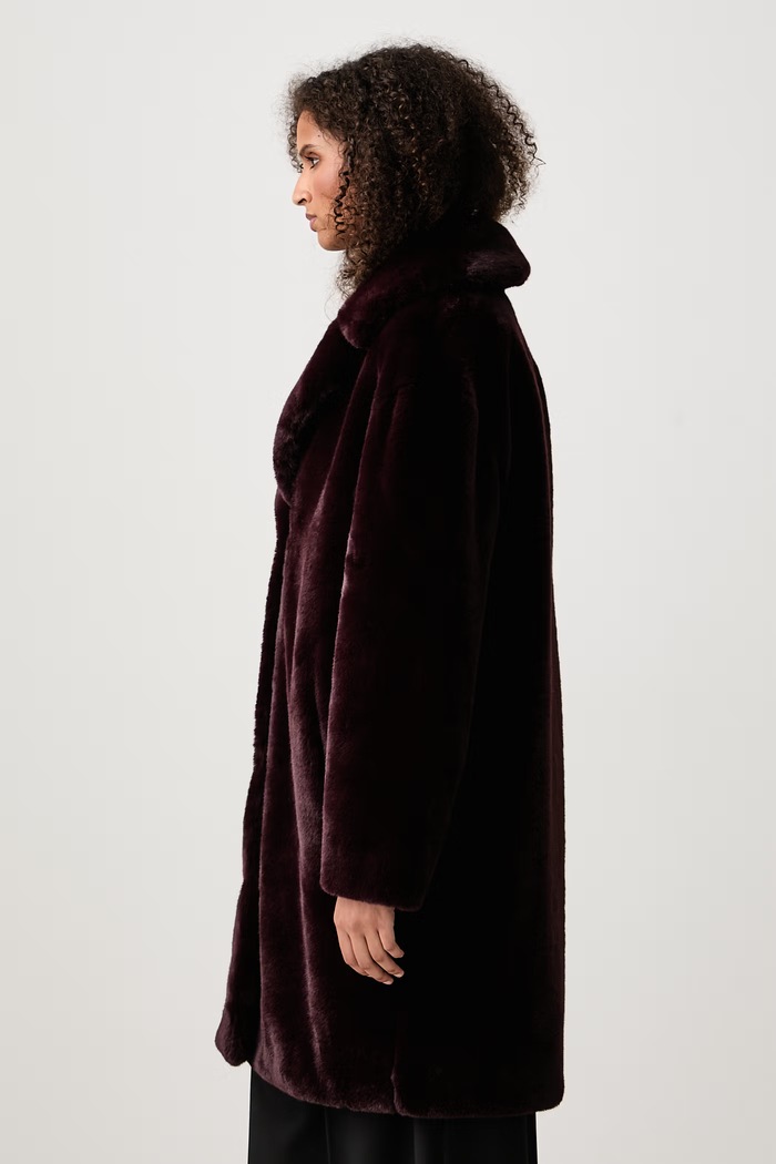 Płaszcz ze sztucznego futra damski Camille Cocoon Coat Stand Studio 61137.9070 bordowy