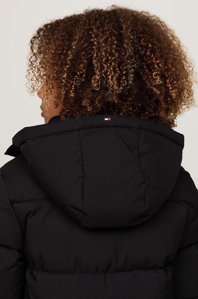 Παιδικό μπουφάν Tommy Hilfiger μαύρο KB0KB09401.9BYH.128.176