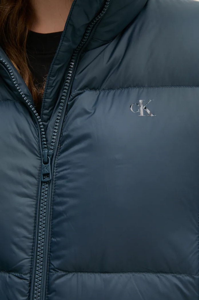 Páperová bunda Calvin Klein Jeans J20J223577 tmavomodrá