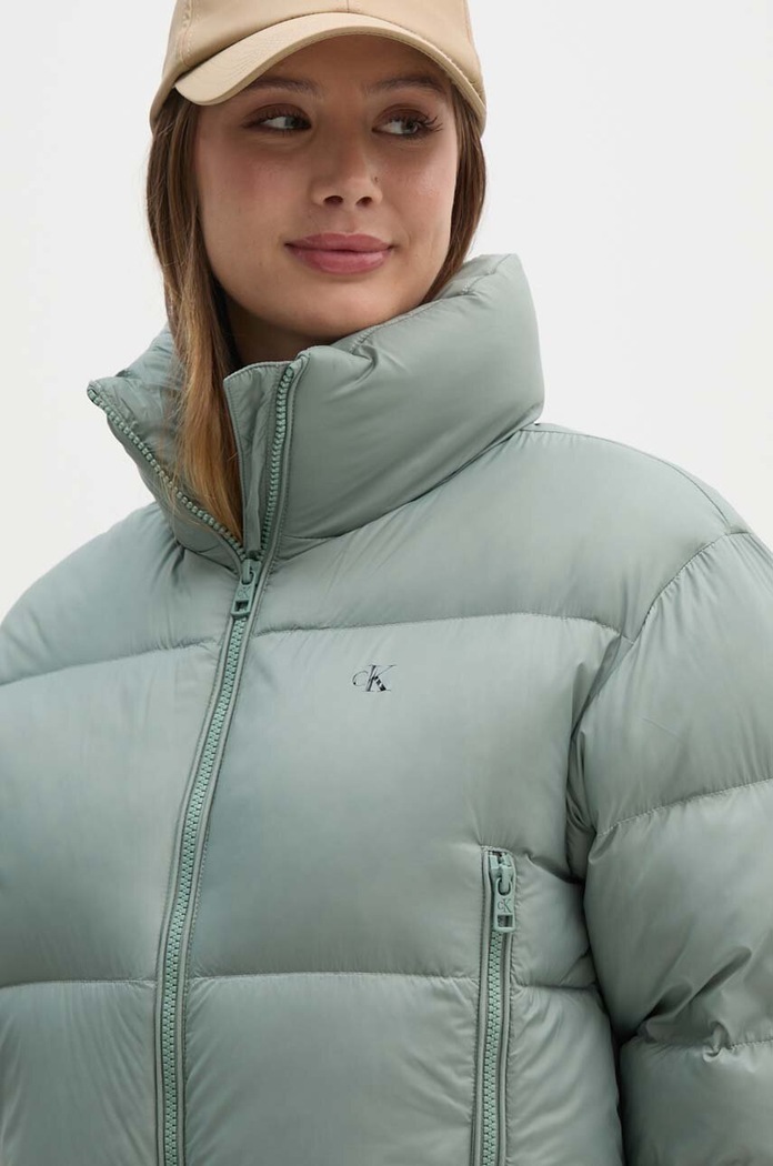Péřová bunda Calvin Klein Jeans bez kapuce šedá J20J223577