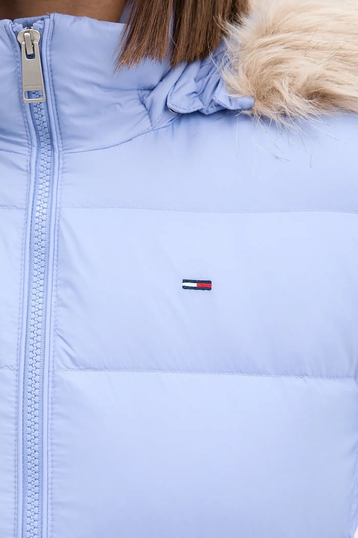 Pernata jakna Tommy Jeans DW0DW18312 ljubičasta