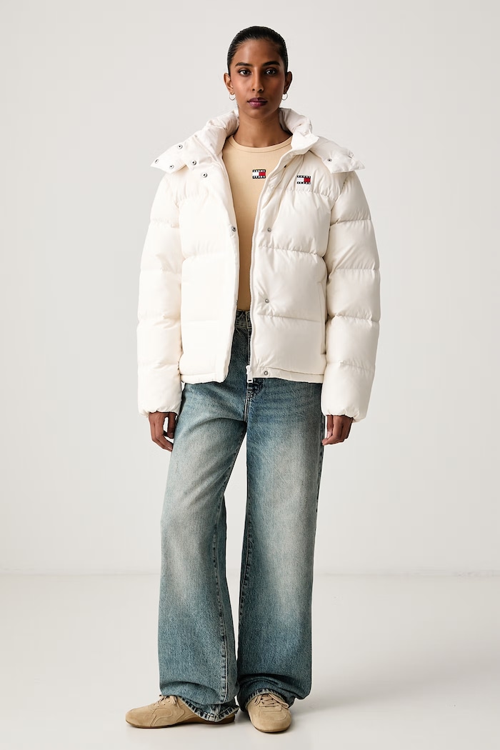 Tommy Jeans Kurtka puchowa damska DW0DW18610 beżowy SS24