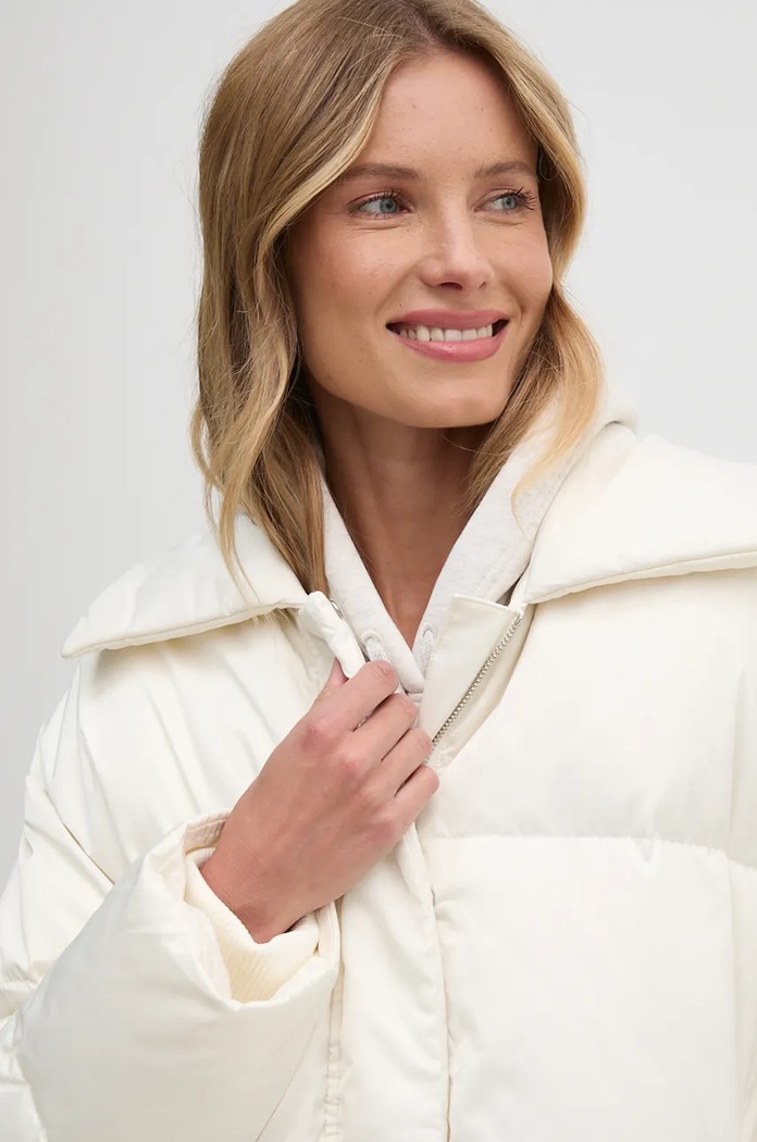 Пухено яке Calvin Klein бежов K20K207720