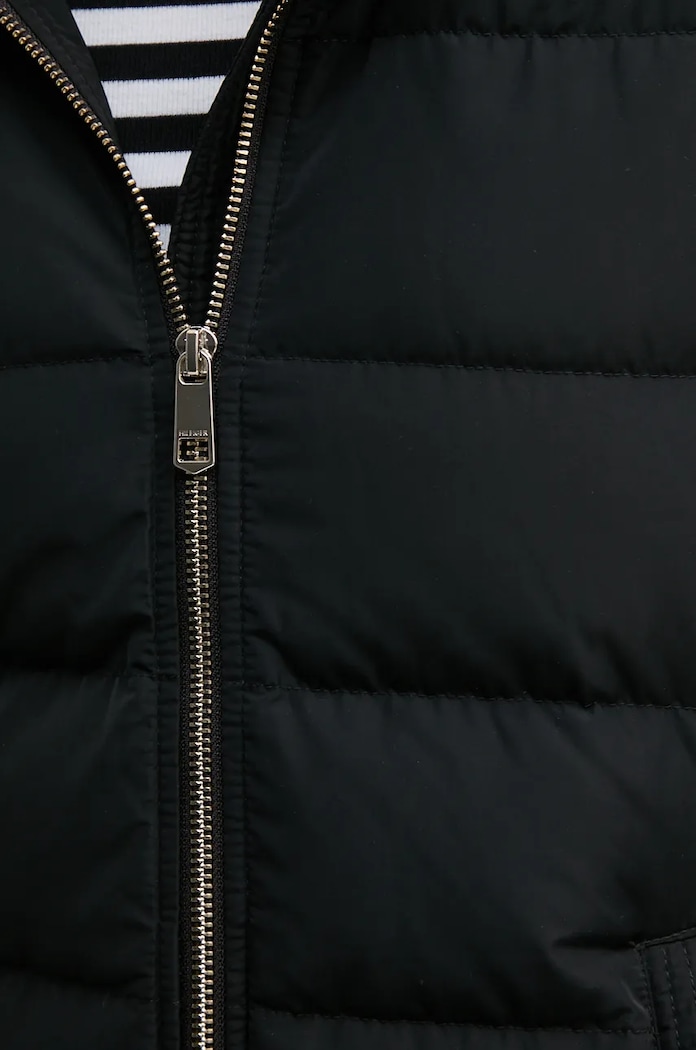 Péřová bunda Tommy Hilfiger WW0WW43234 černá
