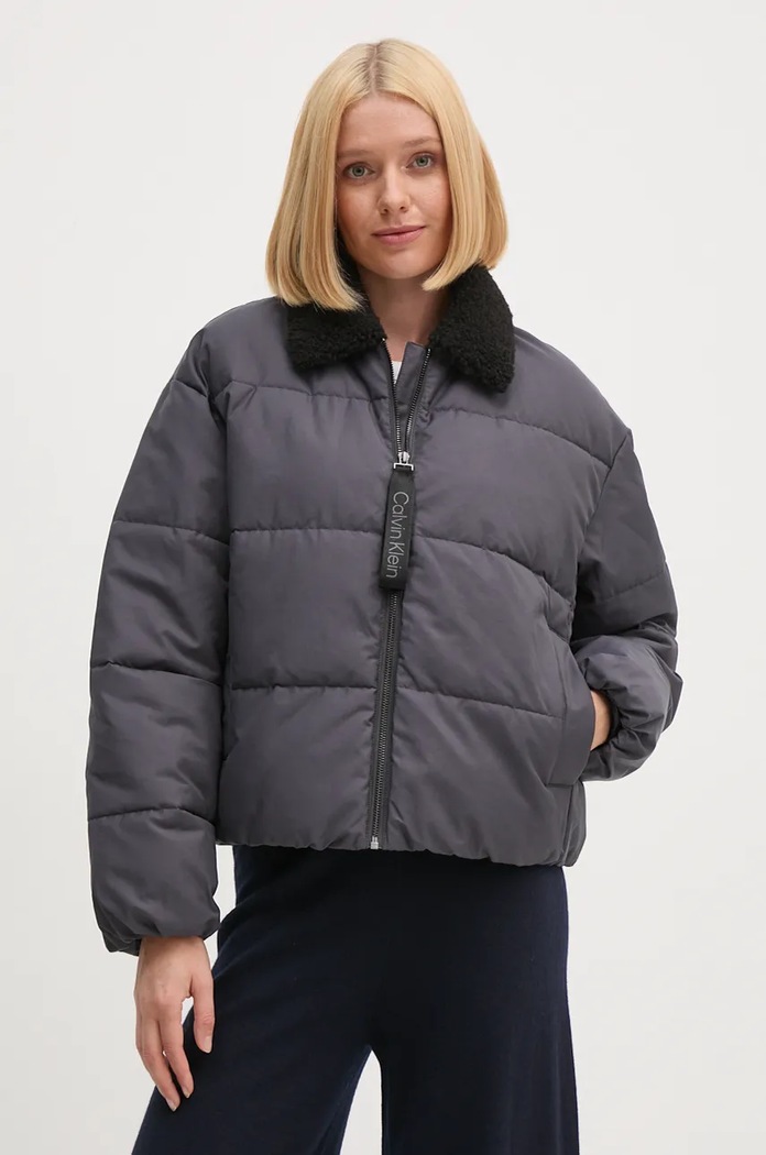 Jakna Calvin Klein Jeans Planet friendly siva J20J224121