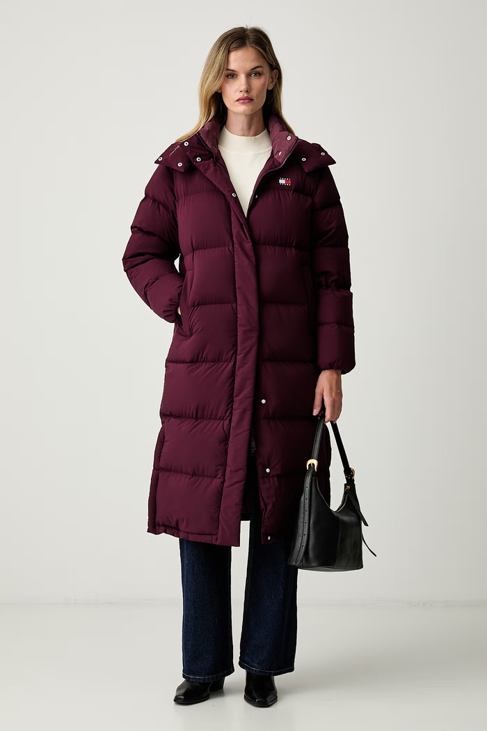 Tommy Jeans πουπουλένιο μπουφάν γυναικείο DW0DW18860 μπορντό SS24