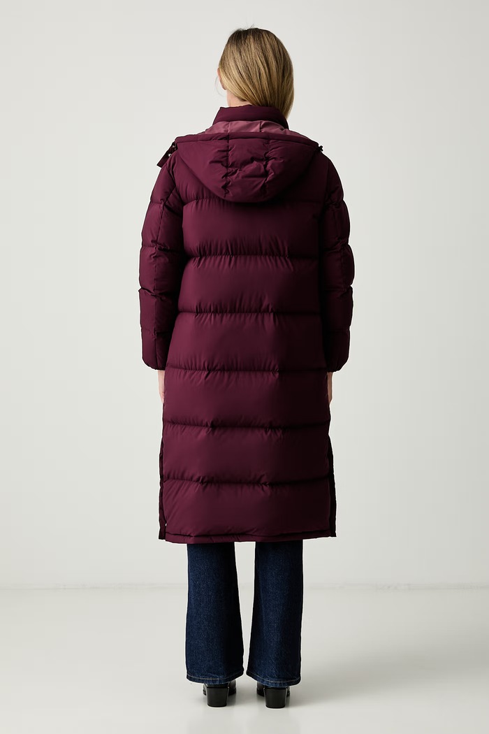 Ρούχα Tommy Jeans πουπουλένιο μπουφάν γυναικείο DW0DW18860 μπορντό