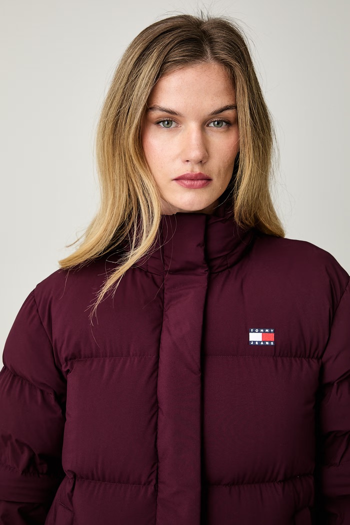Tommy Jeans πουπουλένιο μπουφάν γυναικείο μπορντό DW0DW18860