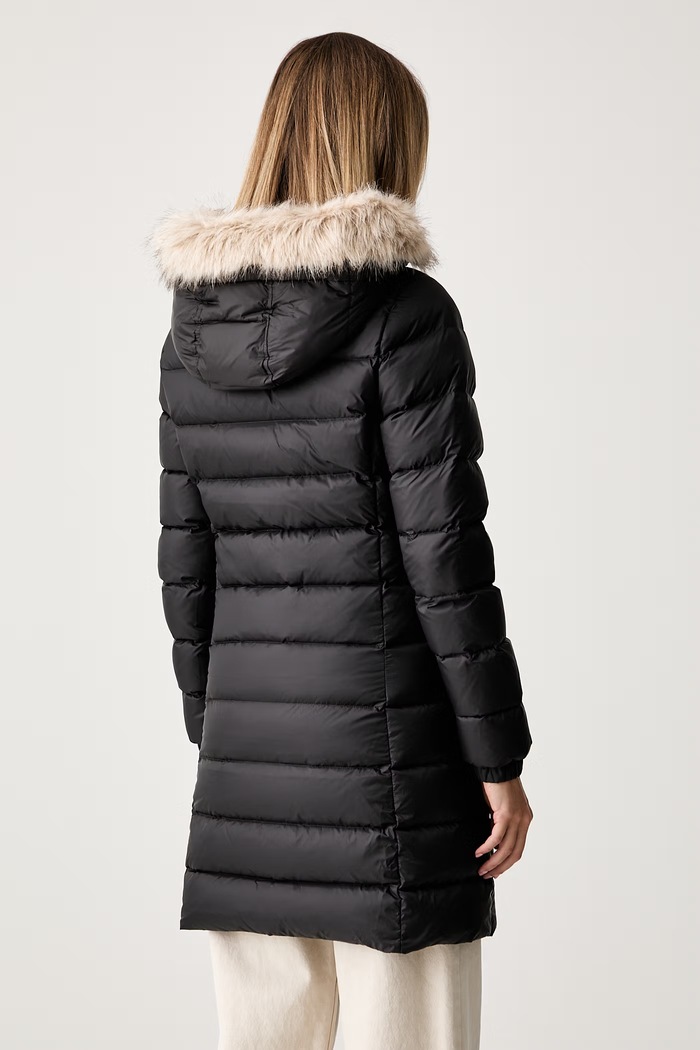 Дрехи Tommy Jeans пухено яке дамско DW0DW18864 черен