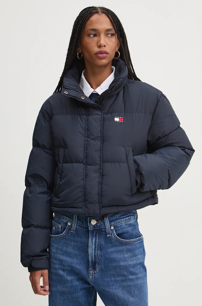 Péřová bunda Tommy Jeans bez kapuce námořnická modř DW0DW18820