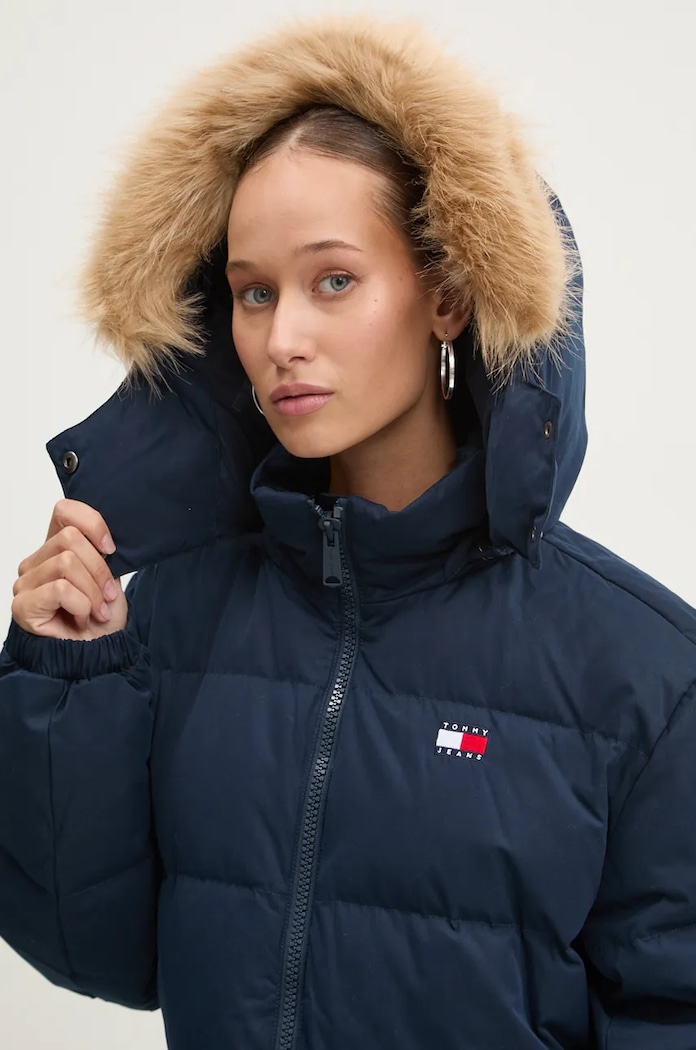 Pernata jakna Tommy Jeans mornarsko plava DW0DW18821