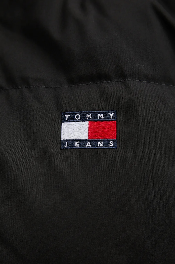 Пухено яке Tommy Jeans DW0DW18821 черен