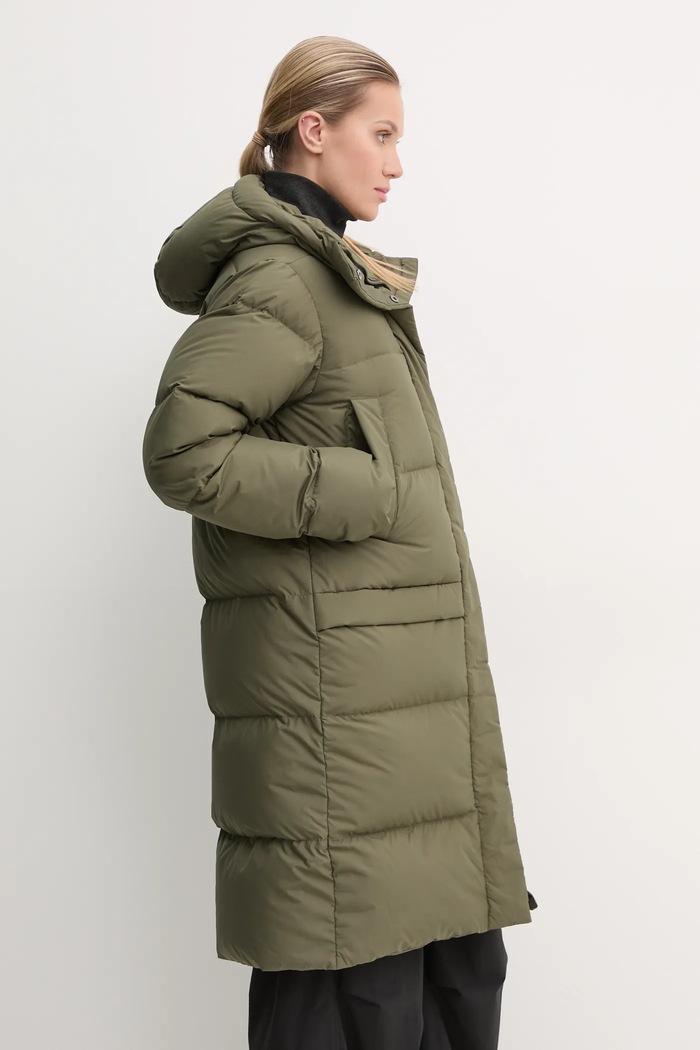 Péřová bunda Peak Performance Quiver s podšívkou zelená G79931
