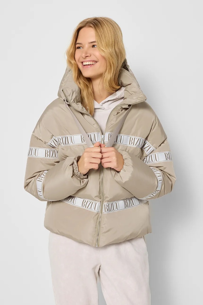 Pernata jakna Bizuu TOKYO s kapuljačom bež TOKYO.BEZOWY.AW24