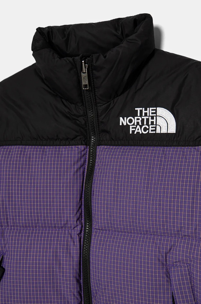 Chłopiec The North Face kurtka puchowa dziecięca TEEN 1996 RETRO NUPTSE JACKET NF0A8A4C6KO1 fioletowy