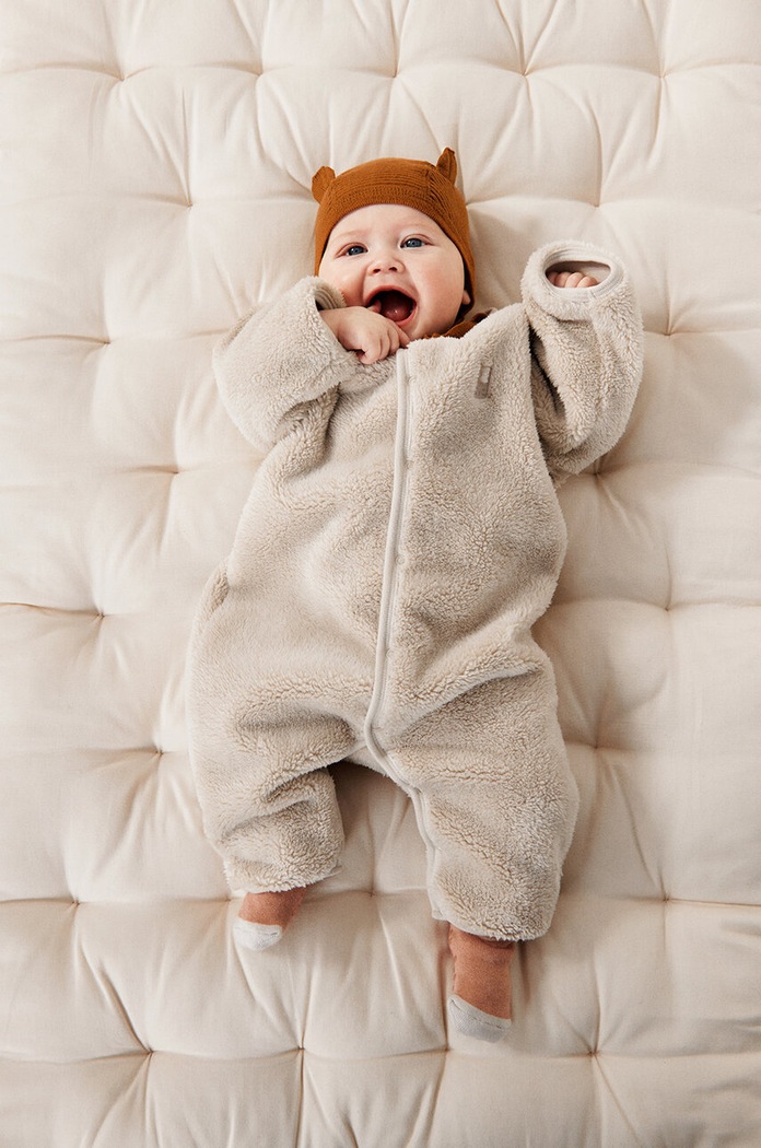 Бебешки гащеризон Liewood Bailey Baby Pile Jumpsuit лека изолация бежов LW19189