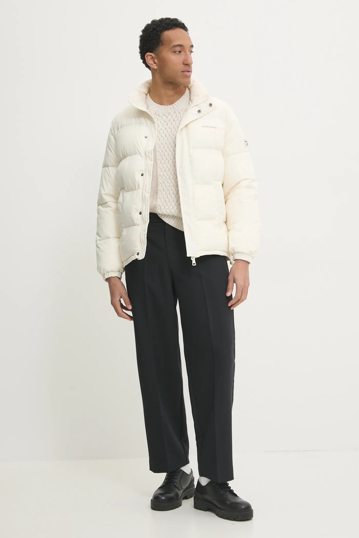 Guess Jeans prošívaná bunda pánská M4BL20.WGII2 béžová SS26