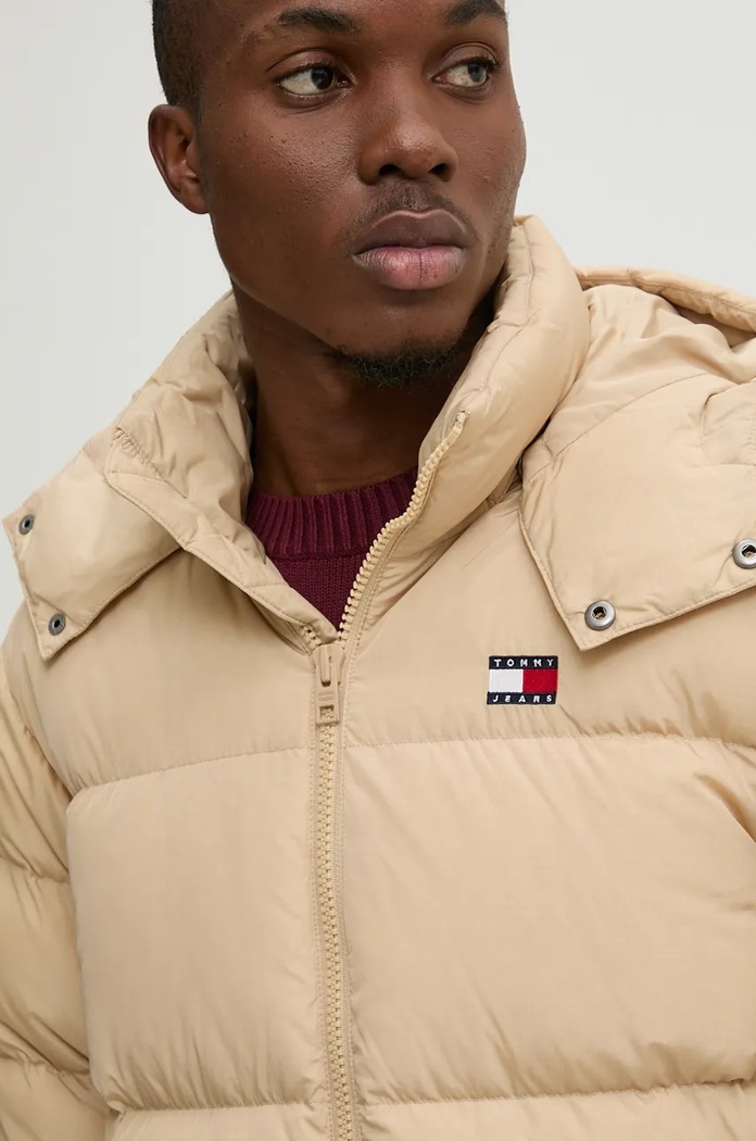Пухено яке Tommy Jeans DM0DM19537 бежов