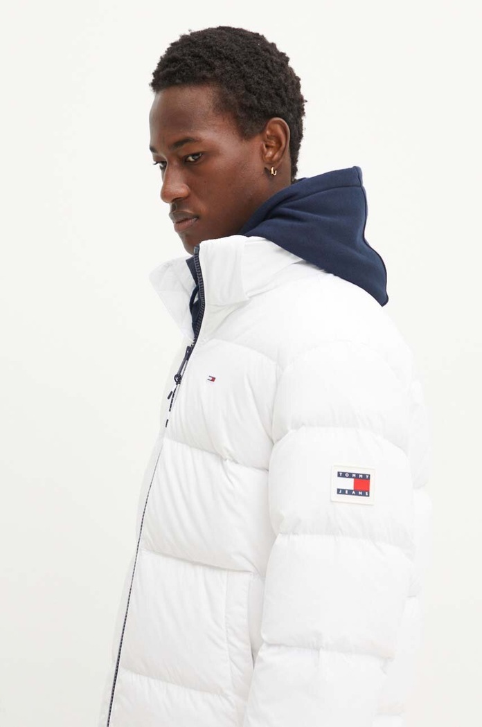Пухено яке Tommy Jeans DM0DM19786 бял