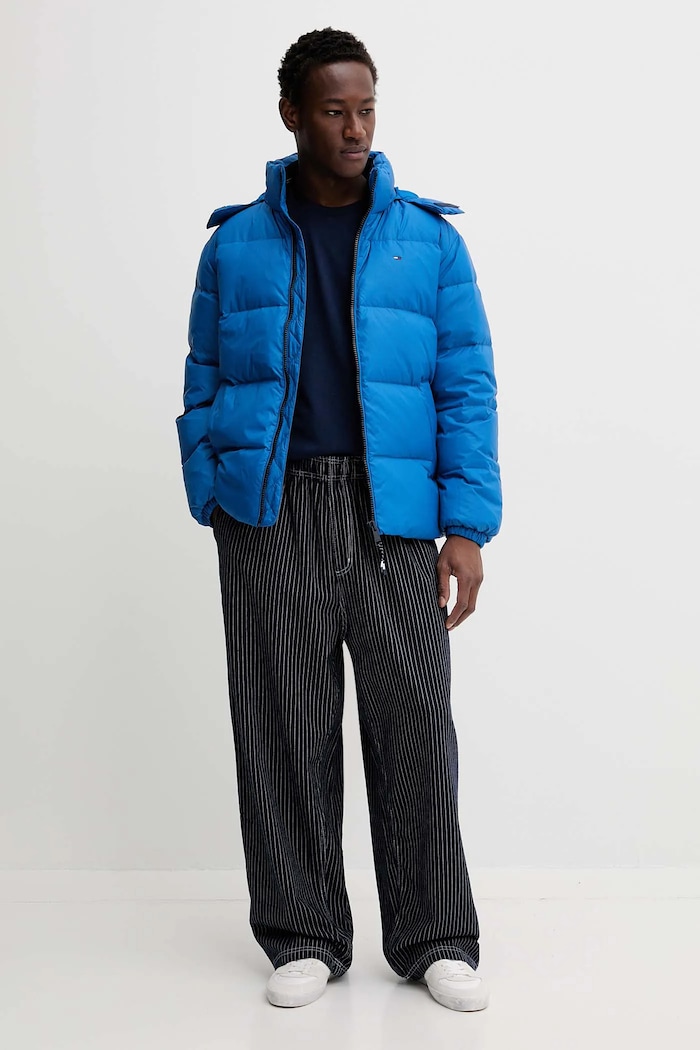 Páperová bunda Tommy Jeans DM0DM19786 tmavomodrá AW25