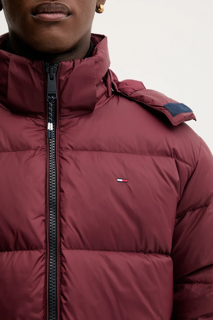 Пухено яке Tommy Jeans DM0DM19786 бордо