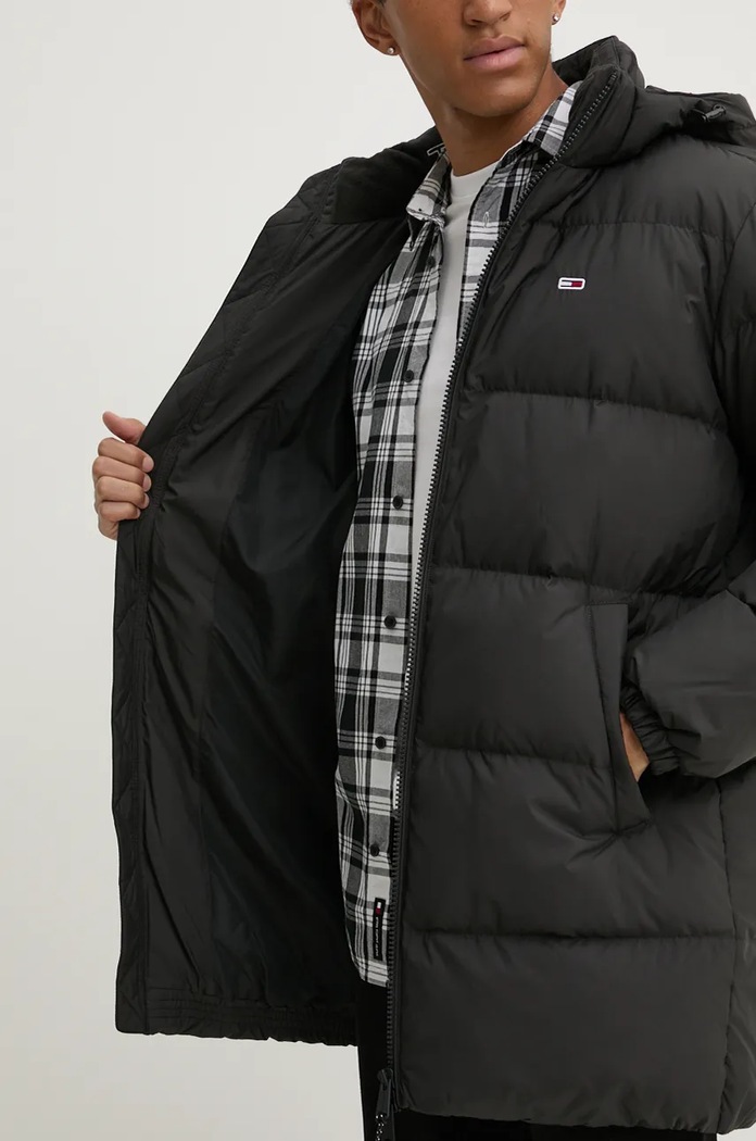 Páperová bunda Tommy Jeans DM0DM20466