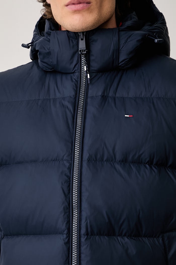 Tommy Jeans péřová vesta pánská DM0DM20465 námořnická modř