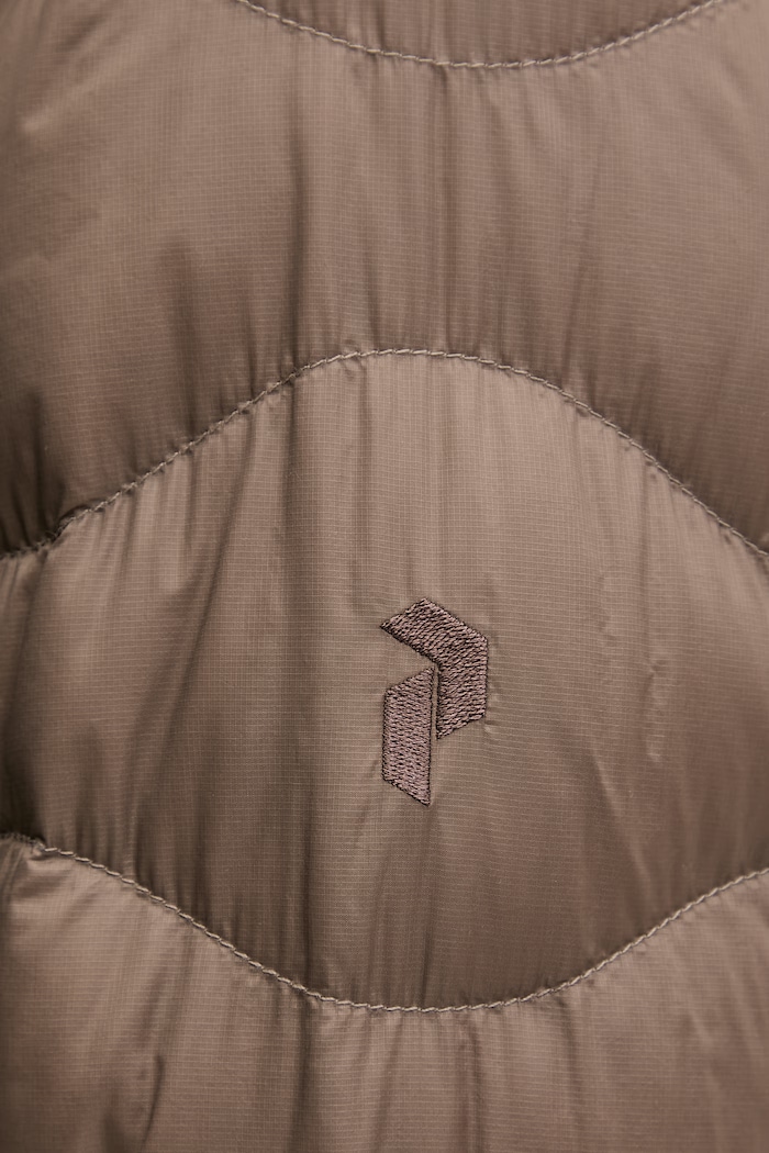 Peak Performance geacă cu puf bărbați Helium Down G79845 maro