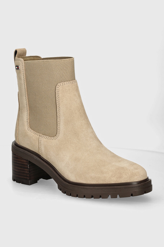 Tommy Hilfiger sztyblety zamszowe FLAG MID HEEL SUEDE CHELSEA słupek beżowy FW0FW08429