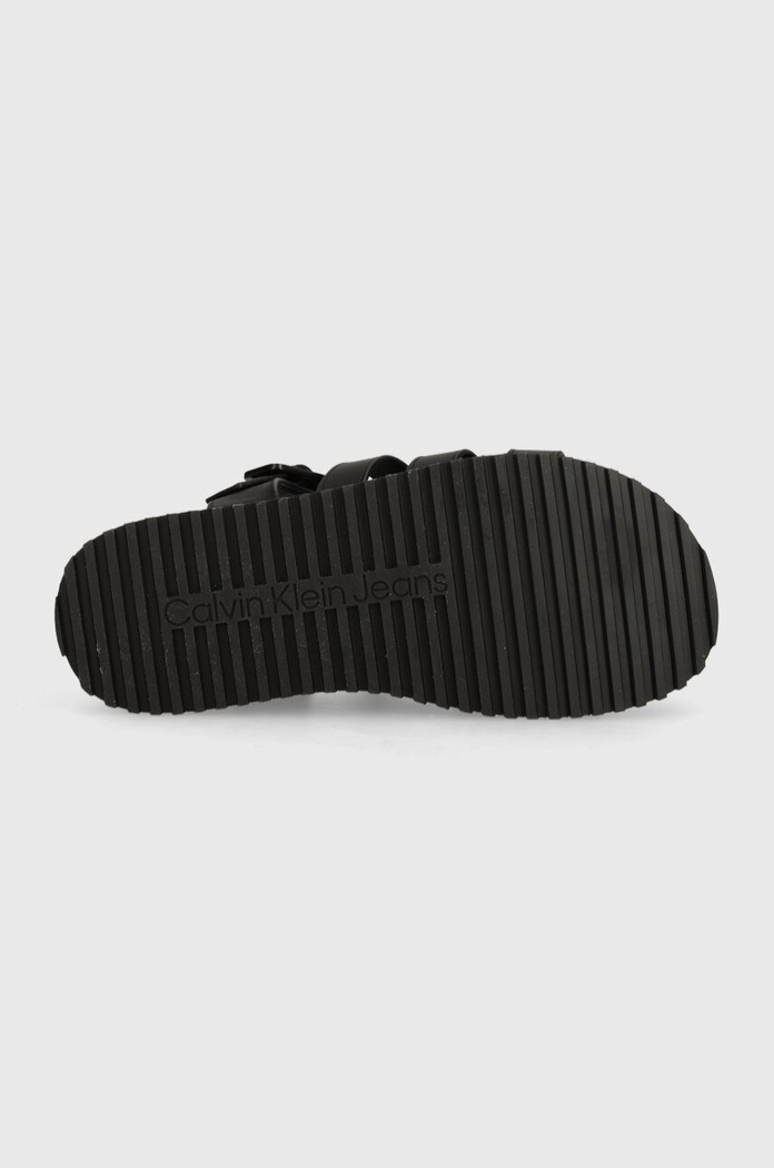 Sandále Calvin Klein Jeans PLATFORM BUCKLE RUBBER MG MTL YW0YW01513 čierna