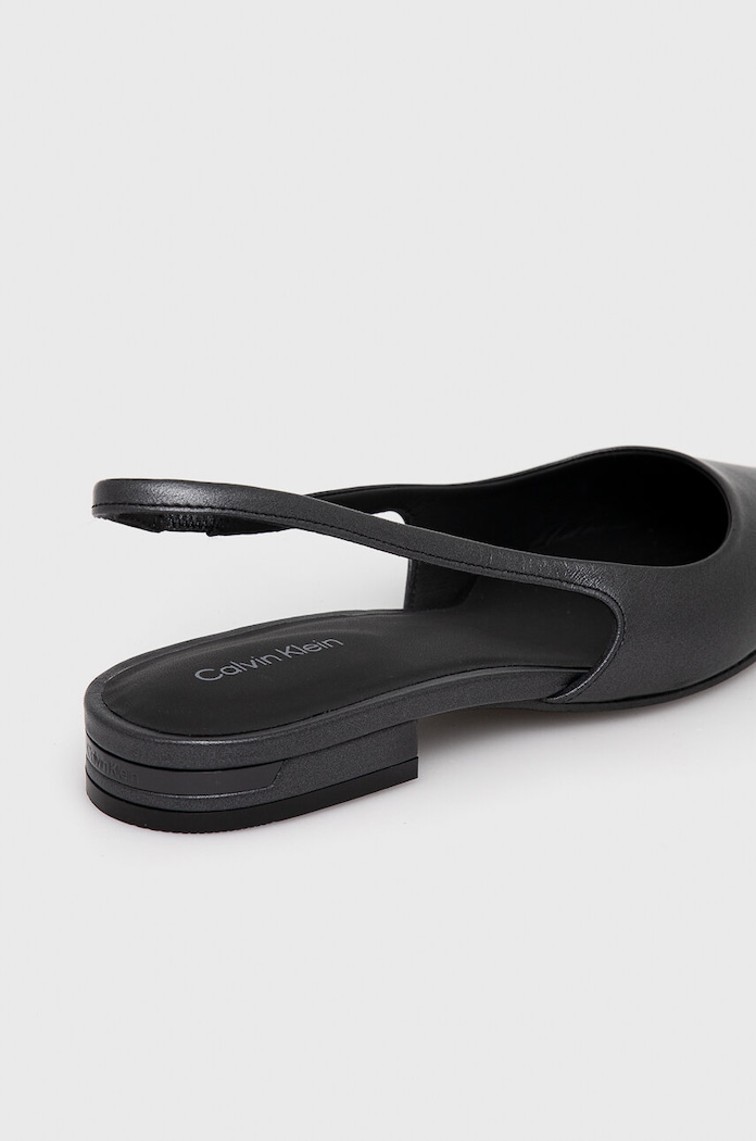 Calvin Klein baleriny skórzane FLAT SLINGBACK PUMP PEARL czarny HW0HW02120