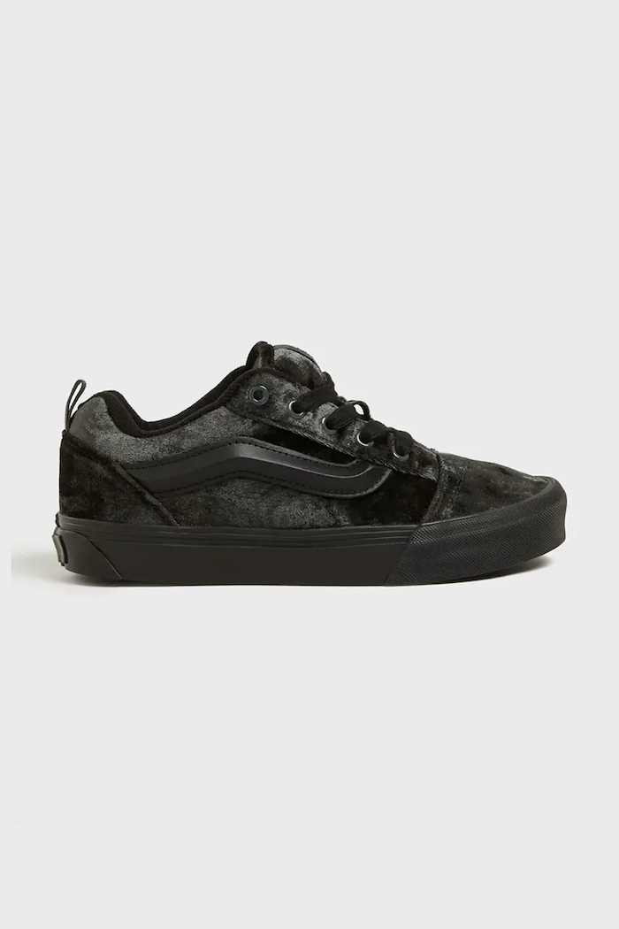 Ниски кецове Vans Knu Skool равна черен VN000CRPPRM1