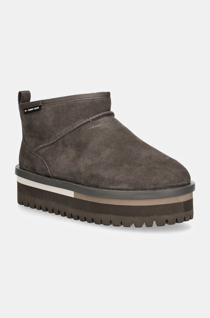Semišové sněhule Tommy Jeans TJW SUEDE FLATFORM BOOT WL zateplené šedá EN0EN02599