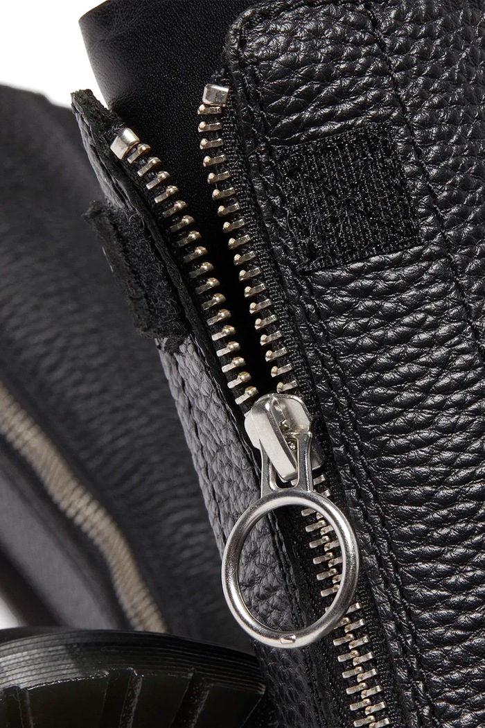 Кожаные полусапожки Dr. Martens 1b99 Frnt Zip чёрный DM32053001