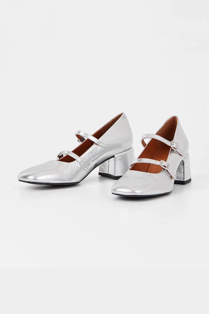 Vagabond Shoemakers Czółenka skórzane ADISON 5739.183.79 srebrny AW24
