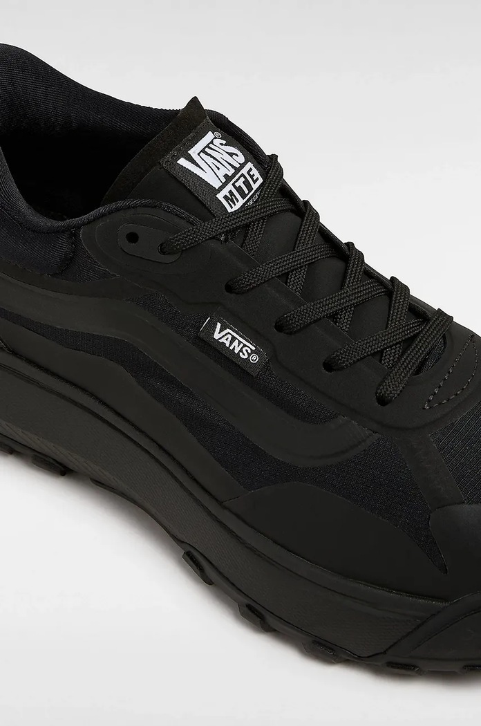 Obuwie Vans Sneakersy MTE Crosspath VN000CVUBKA1 czarny