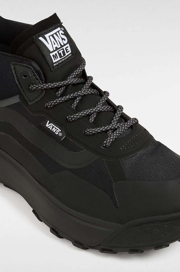 Παπούτσια Sneakers Vans MTE Crosspath Mid VN000CVVBKA1 μαύρο