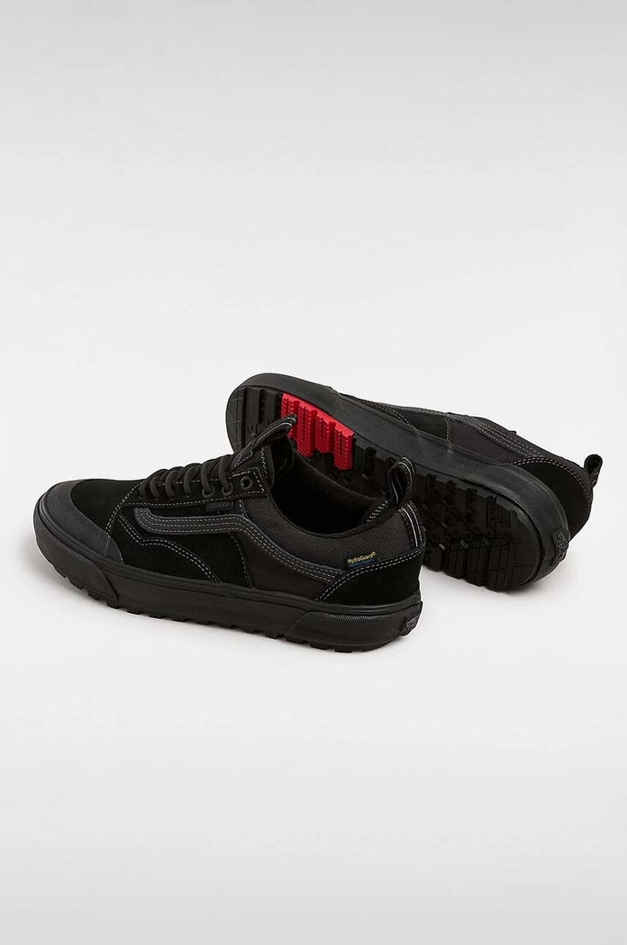 Ниски кецове Vans MTE Old Skool Waterproof черен VN000CVNBKA1