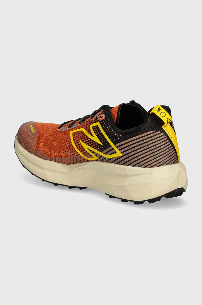 Obuwie New Balance Buty FuelCell Venym MTVNYMR1 pomarańczowy