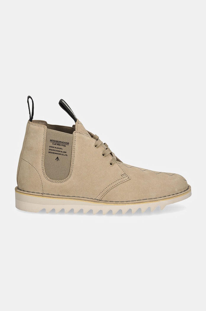 Semišové topánky chelsea Clarks Originals Desert x Neighborhood 26179531 béžová AW24