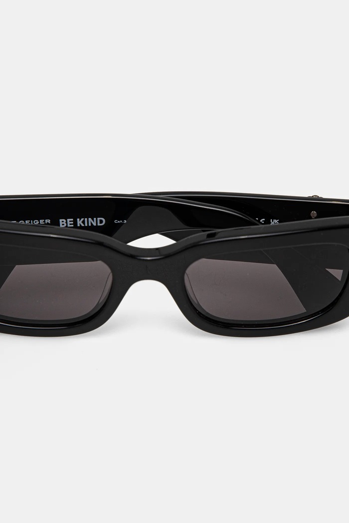 Sluneční brýle Kurt Geiger London 2798100679 černá