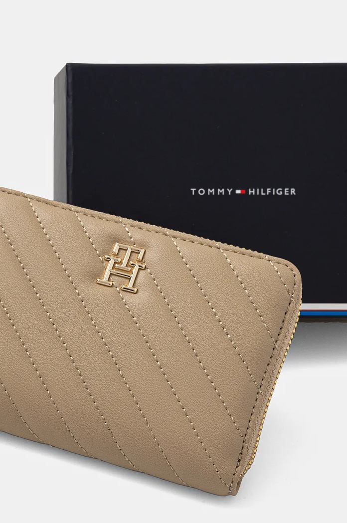 Портмоне Tommy Hilfiger бежов AW0AW17017
