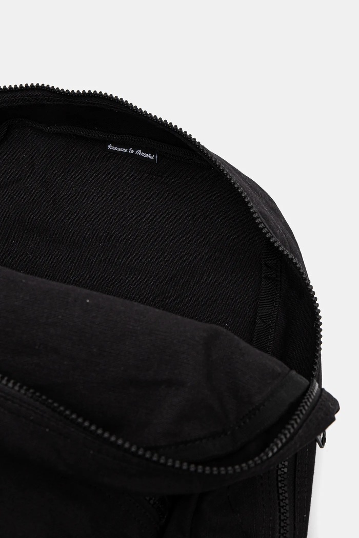 Batoh Herschel Daypack 10076.01566.OS černá