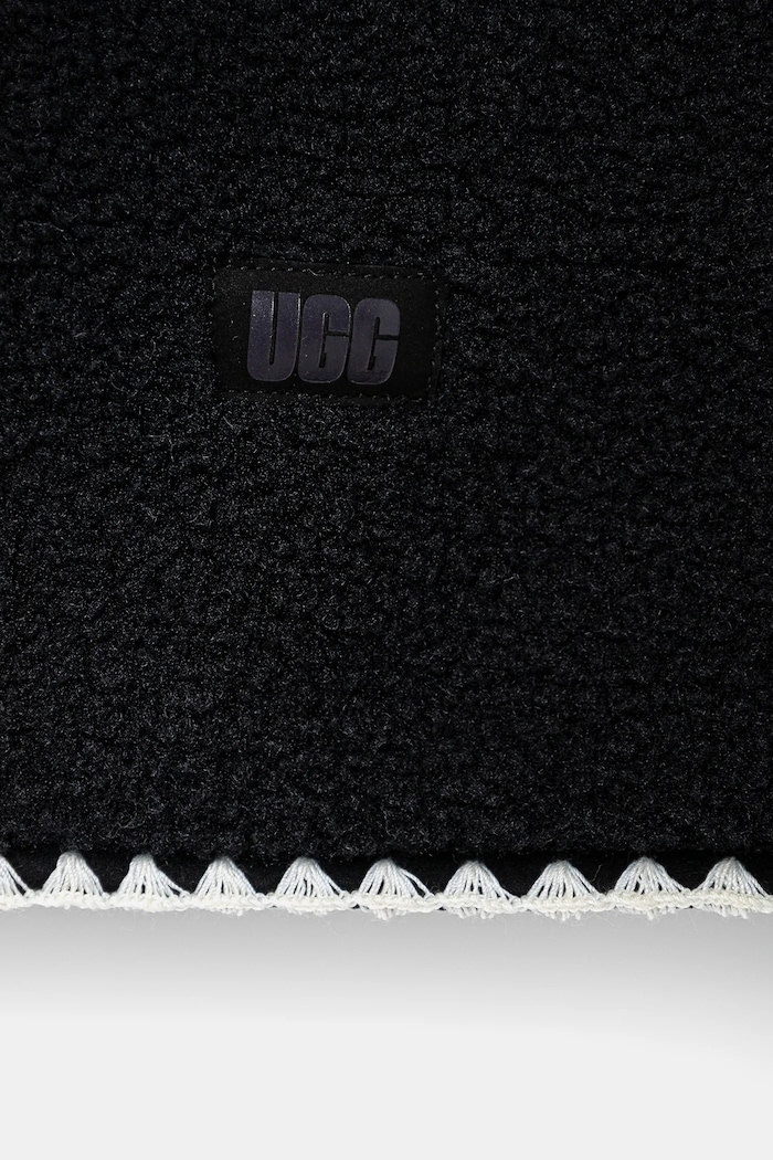Шал UGG 101021 черен AW24